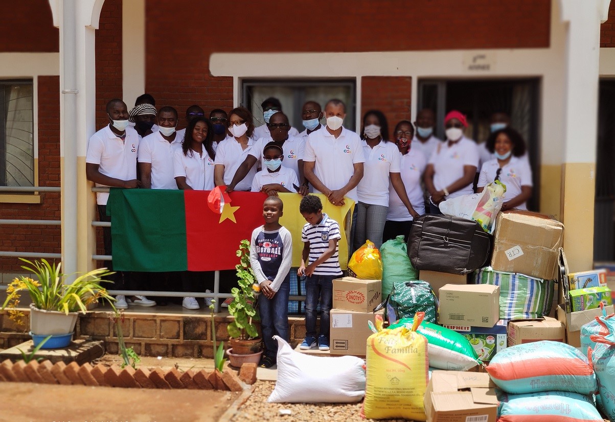 Action caritative de la communauté des camerounais de Madagascar au foyer oliva Uhlrich